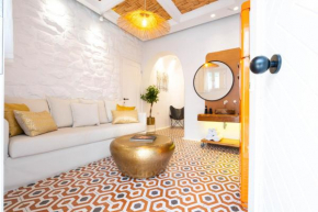 KYMA & HELIOS Deluxe Suites with Hot Tub at AmazeU Suites Naxos